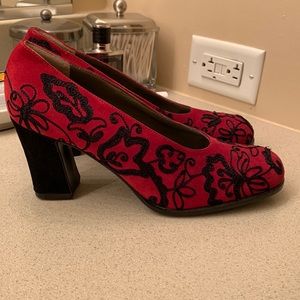 YSL Vintage red and black suede pumps with floral embroidery